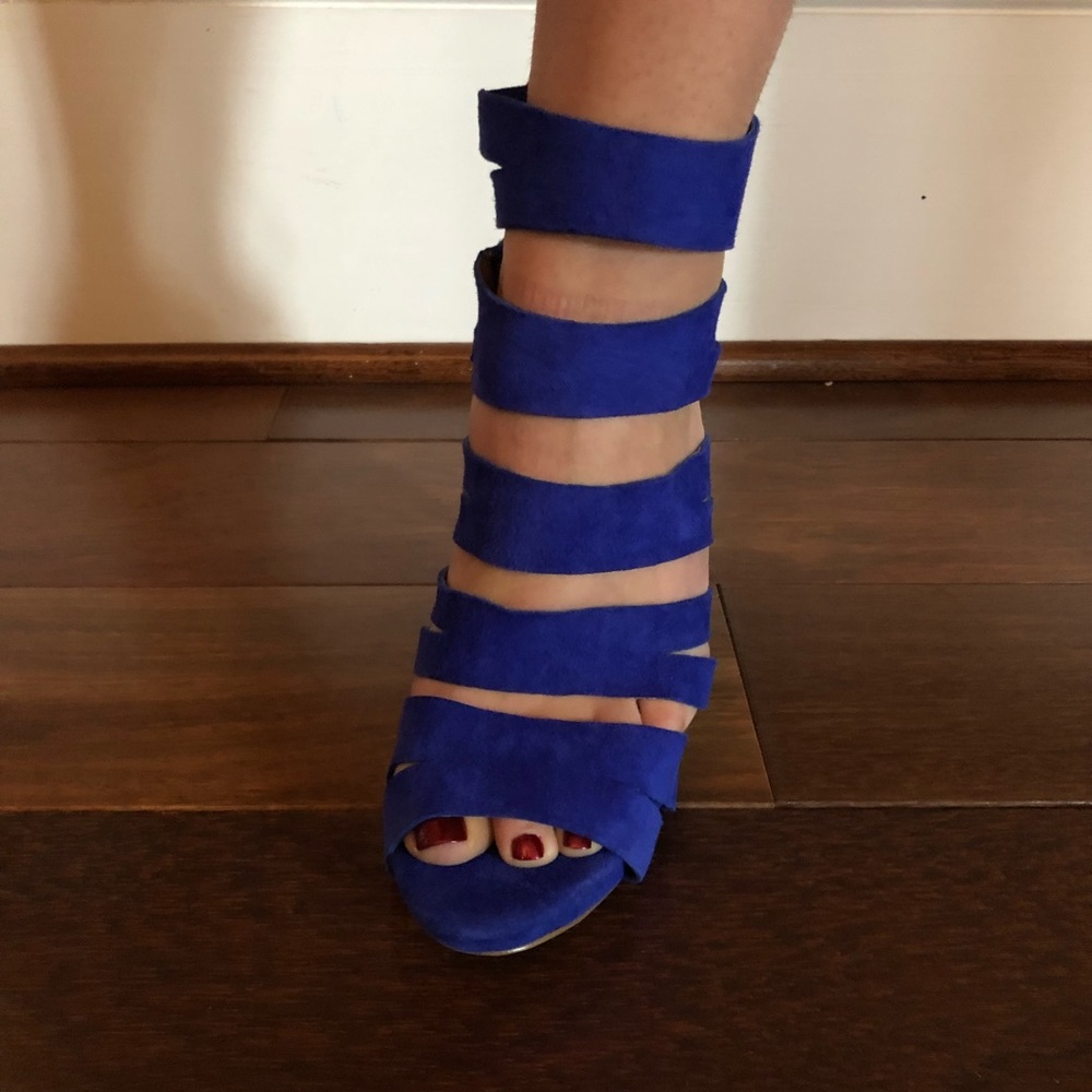 BCBG Blue Strappy Heels NEW - Picture 4 of 7